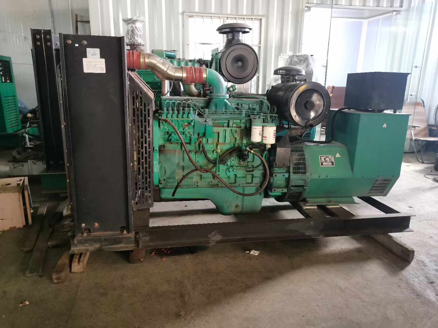 上林发电机租赁如何确定电缆的承载电流是否在安全范围内？