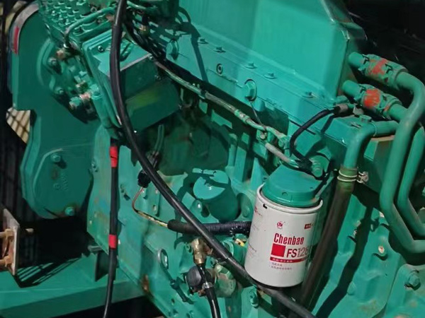 上林如何确定新的发电机组控制系统是否与原系统兼容？